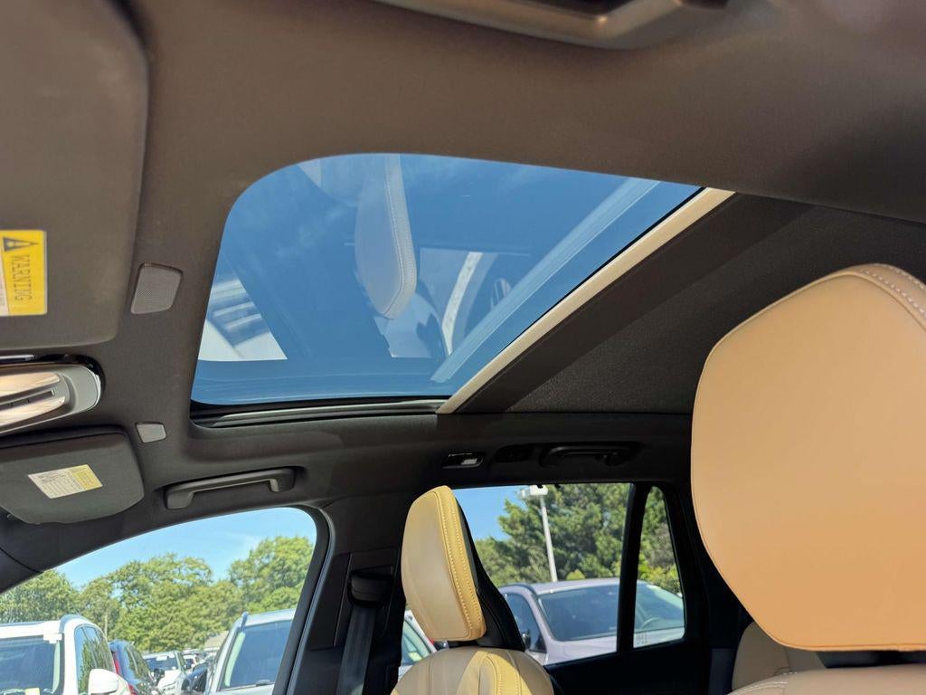 2024 Volvo XC90 B6 Ultimate Bright Theme 7-Seater
