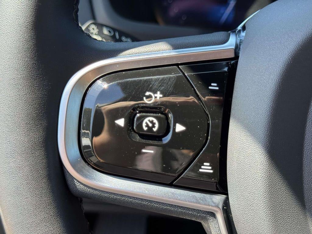 2024 Volvo XC90 B6 Ultimate Bright Theme 7-Seater