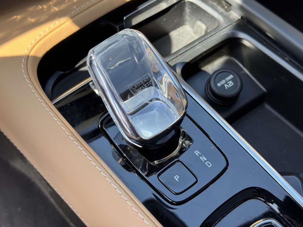 2024 Volvo XC90 B6 Ultimate Bright Theme 7-Seater