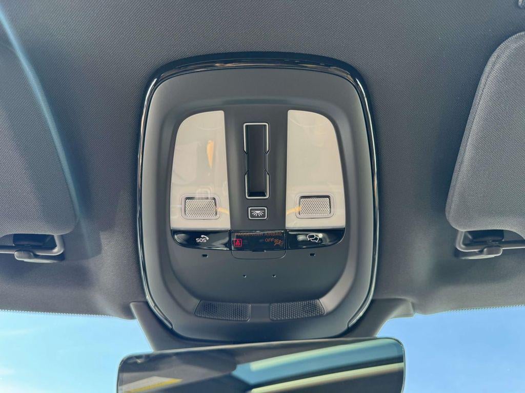 2024 Volvo XC90 B6 Ultimate Bright Theme 7-Seater