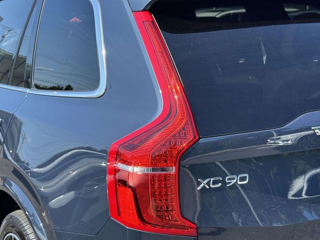 2024 Volvo XC90 B6 Ultimate Bright Theme 7-Seater