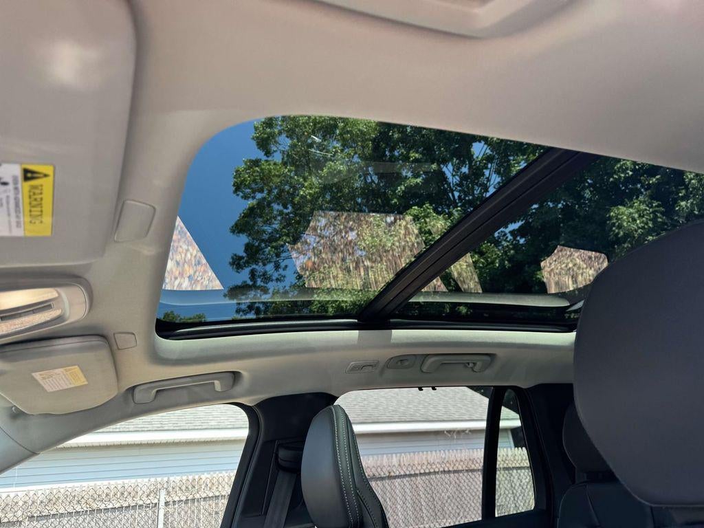 2024 Volvo XC90 B6 Ultimate Bright Theme 7-Seater
