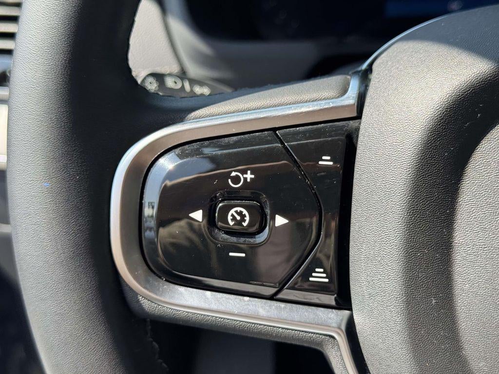 2024 Volvo XC90 B6 Ultimate Bright Theme 7-Seater
