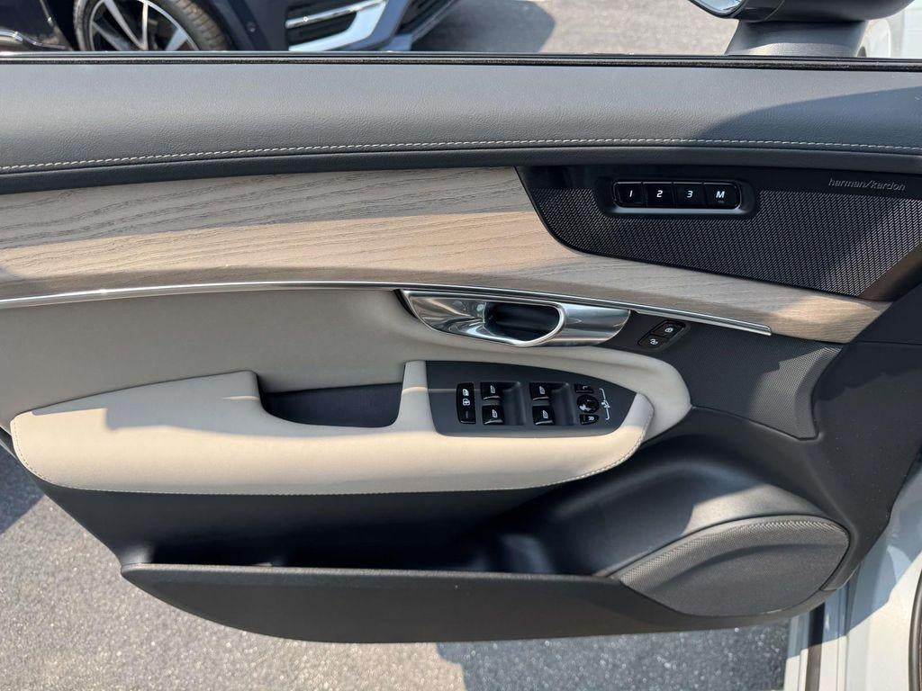 2026 Volvo XC90 Ultra Dark Theme, B6 AWD Gas (mild hybrid), Gasoline, 7 Seats