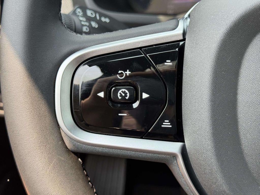 2026 Volvo XC90 Ultra Dark Theme, B6 AWD Gas (mild hybrid), Gasoline, 7 Seats