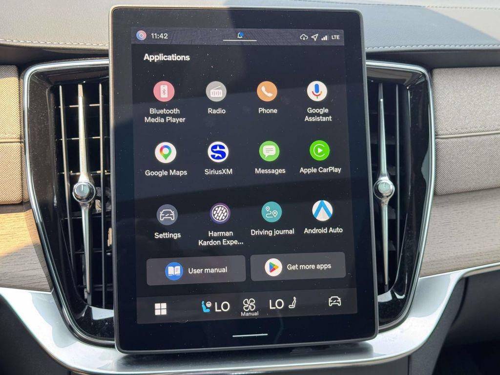 2026 Volvo XC90 Ultra Dark Theme, B6 AWD Gas (mild hybrid), Gasoline, 7 Seats