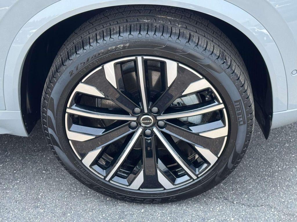 2026 Volvo XC90 Ultra Dark Theme, B6 AWD Gas (mild hybrid), Gasoline, 7 Seats
