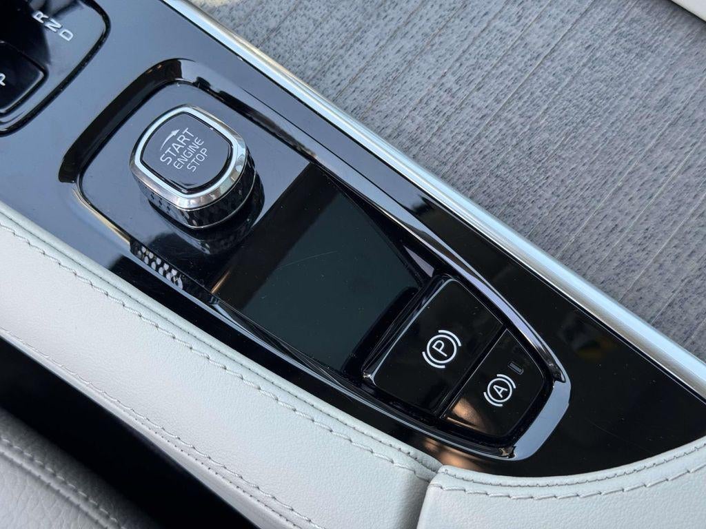 2023 Volvo XC90 B6 Plus 7-Seater