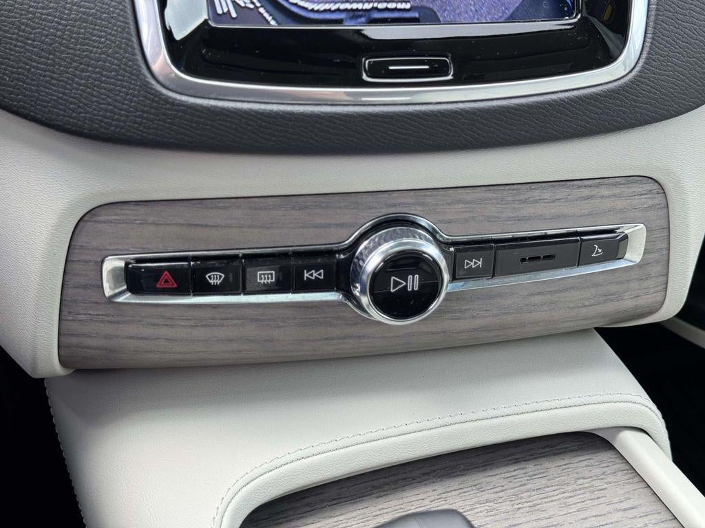 2023 Volvo XC90 B6 Plus 7-Seater
