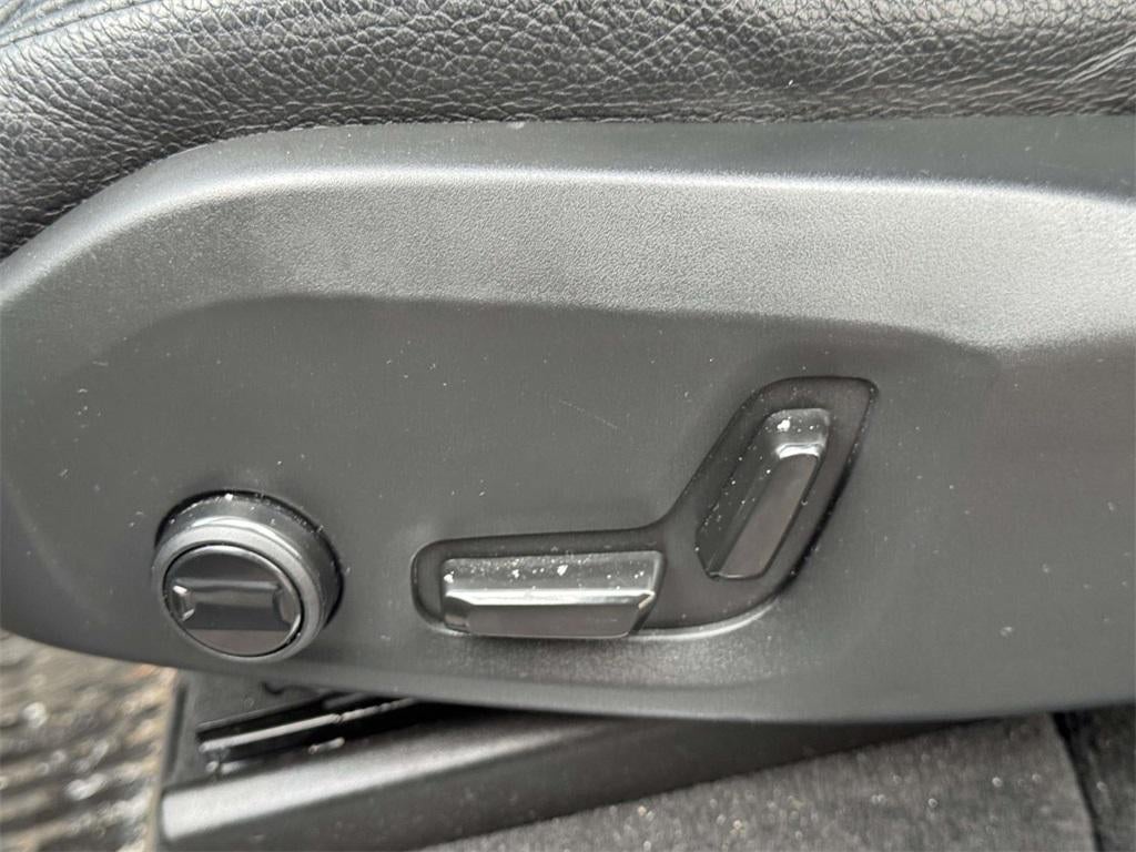 2023 Volvo XC90 B6 Core