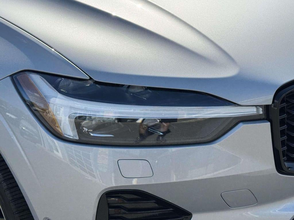 2023 Volvo XC60 B6 Ultimate Dark Theme