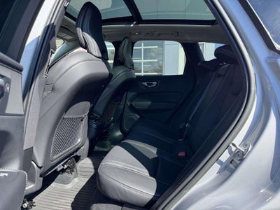 2023 Volvo XC60 B6 Ultimate Dark Theme