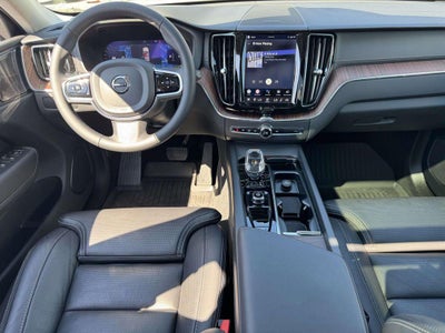 2023 Volvo XC60 B6 Ultimate Dark Theme