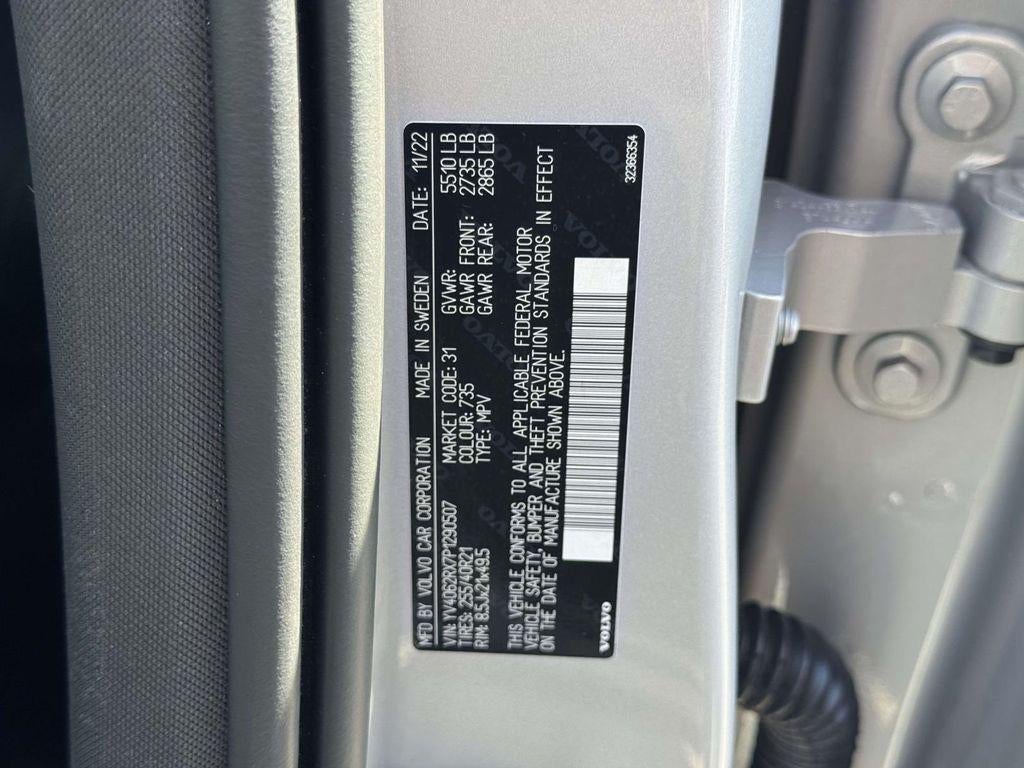 2023 Volvo XC60 B6 Ultimate Dark Theme