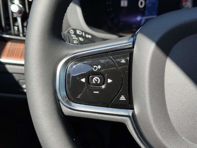 2023 Volvo XC60 B6 Ultimate Dark Theme