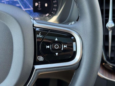 2023 Volvo XC60 B6 Ultimate Dark Theme