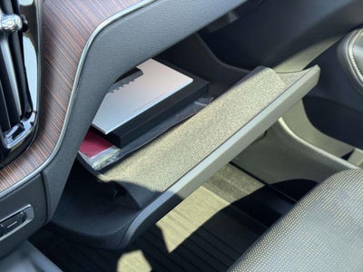 2023 Volvo XC60 B6 Ultimate Dark Theme