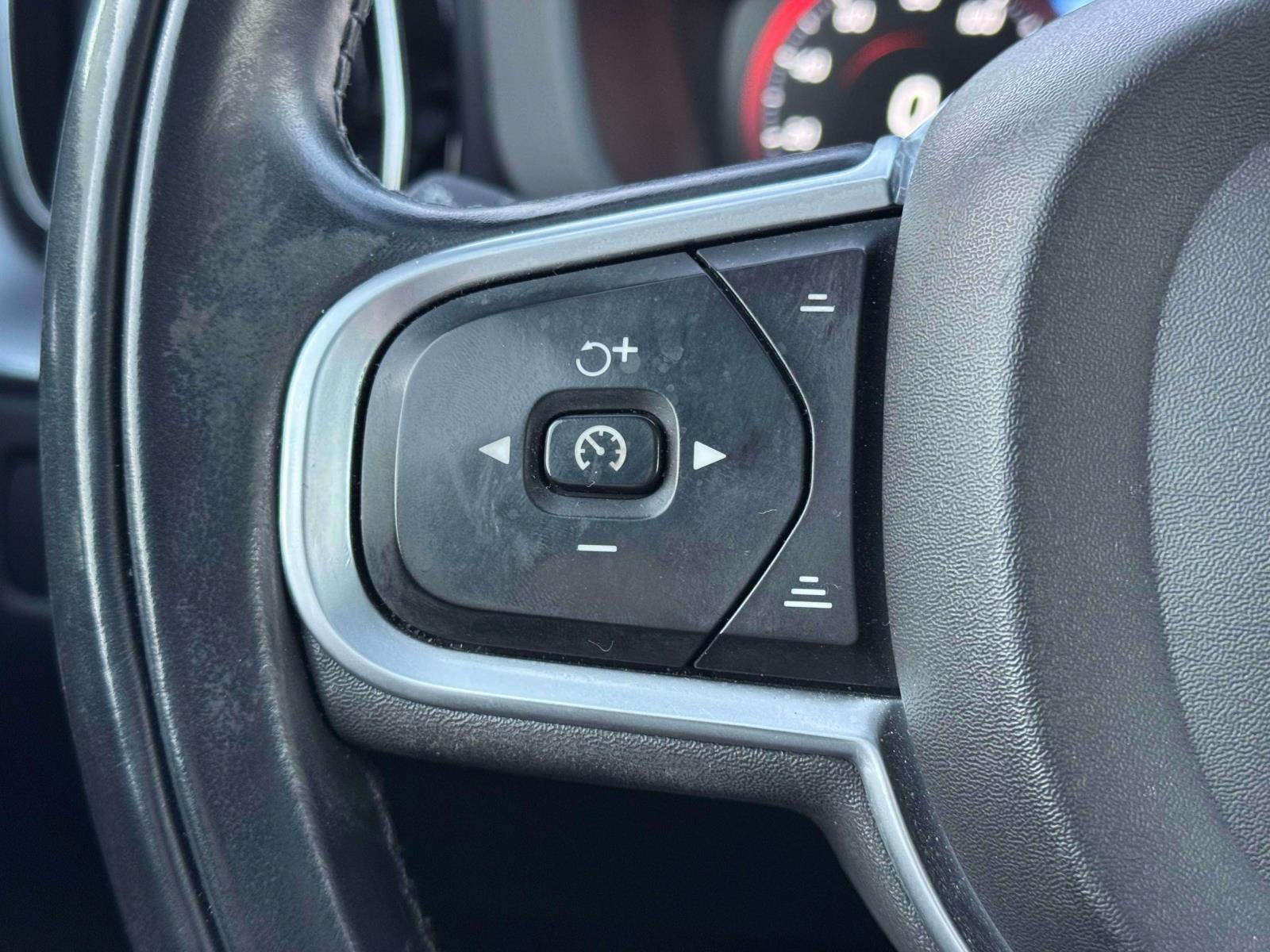 2020 Volvo XC60 T5 Momentum