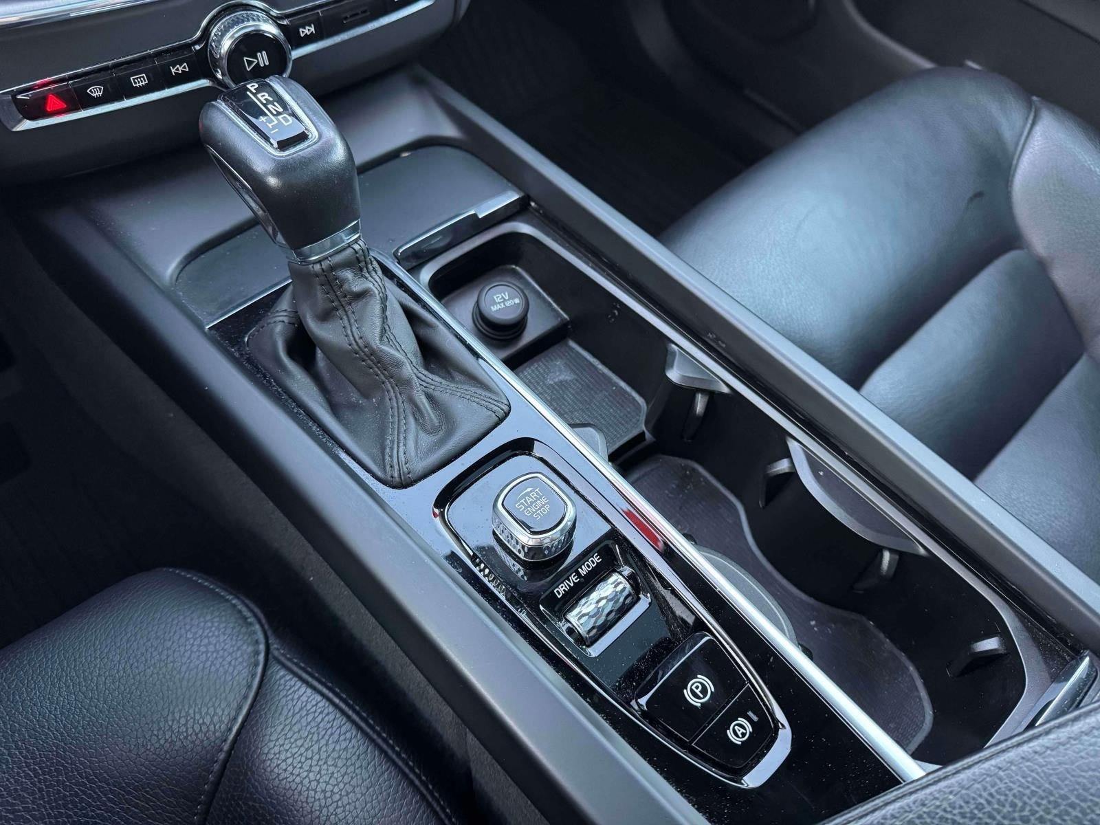 2020 Volvo XC60 T5 Momentum