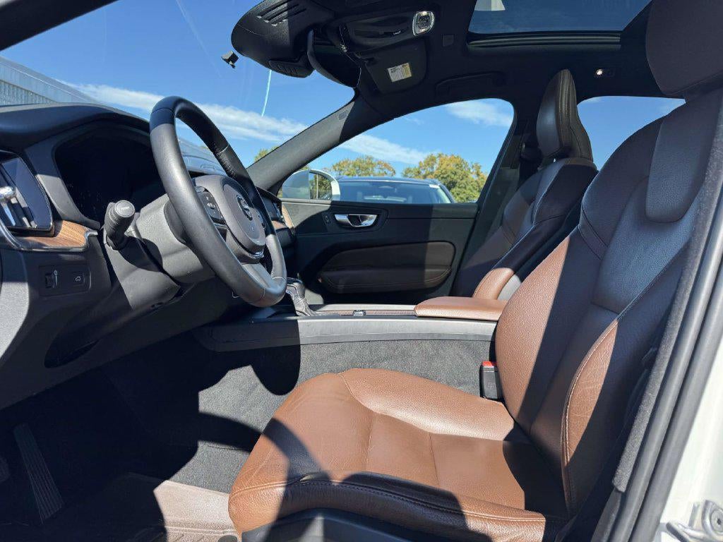 2021 Volvo XC60 T5 Momentum