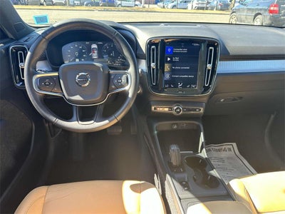 2019 Volvo XC40 T5 Momentum