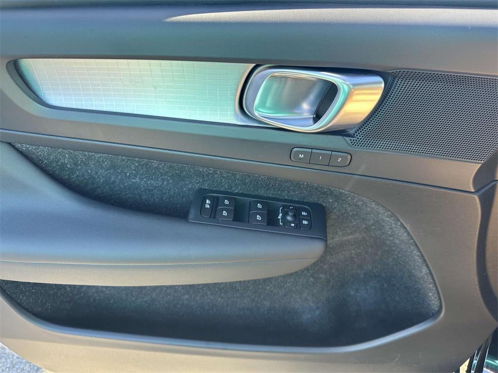 2019 Volvo XC40 T5 Momentum