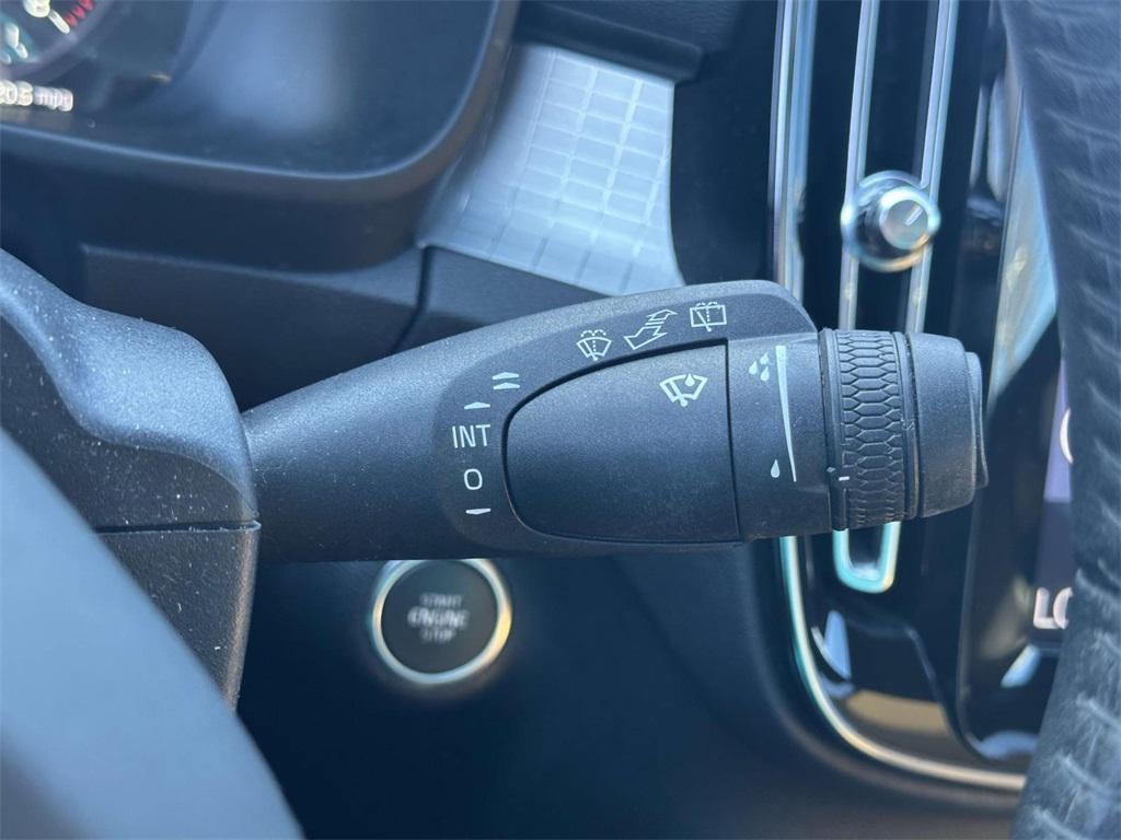 2019 Volvo XC40 T5 Momentum