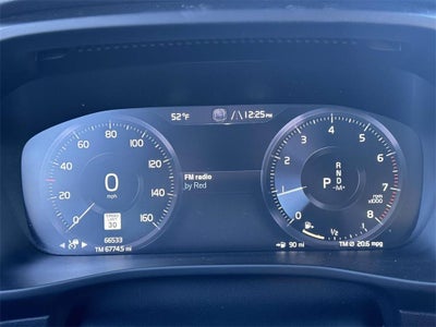 2019 Volvo XC40 T5 Momentum