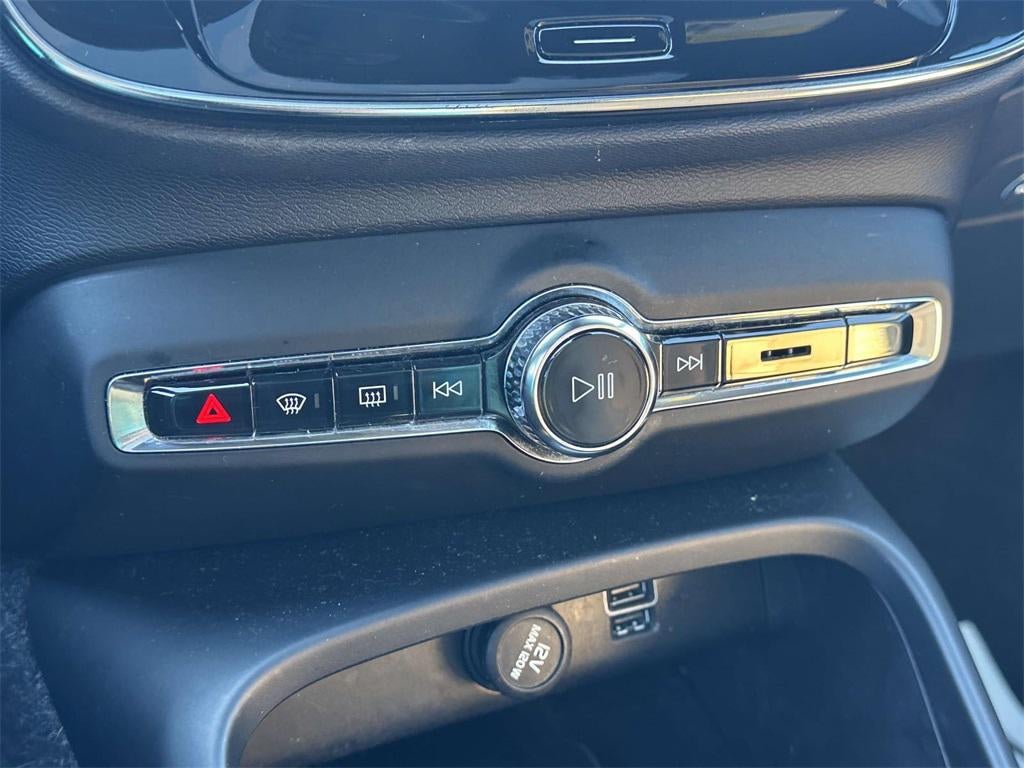2019 Volvo XC40 T5 Momentum