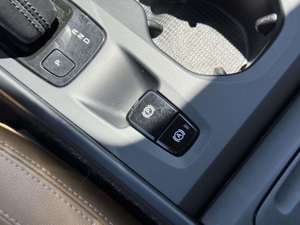 2019 Volvo XC40 T5 Momentum