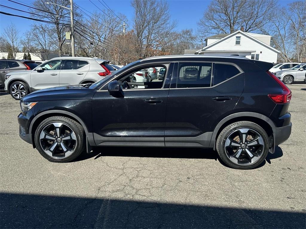 2019 Volvo XC40 T5 Momentum