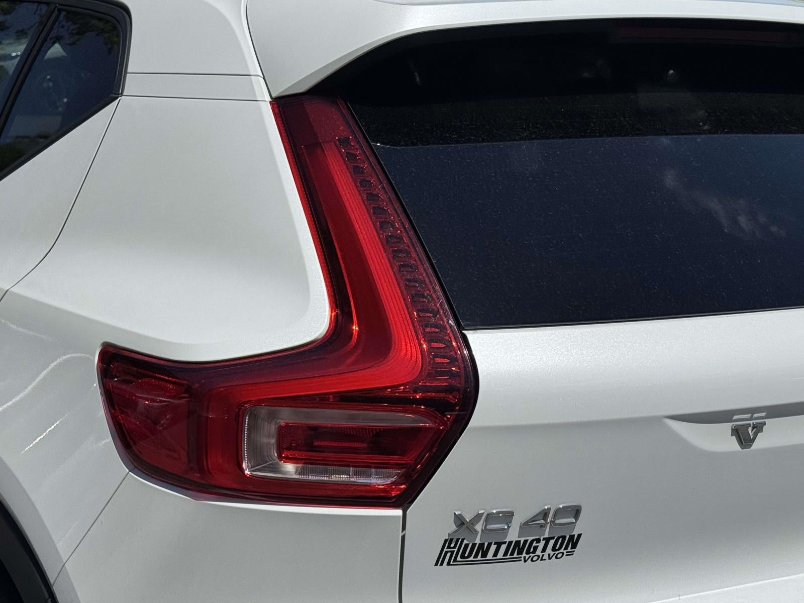 2022 Volvo XC40 T5 Momentum