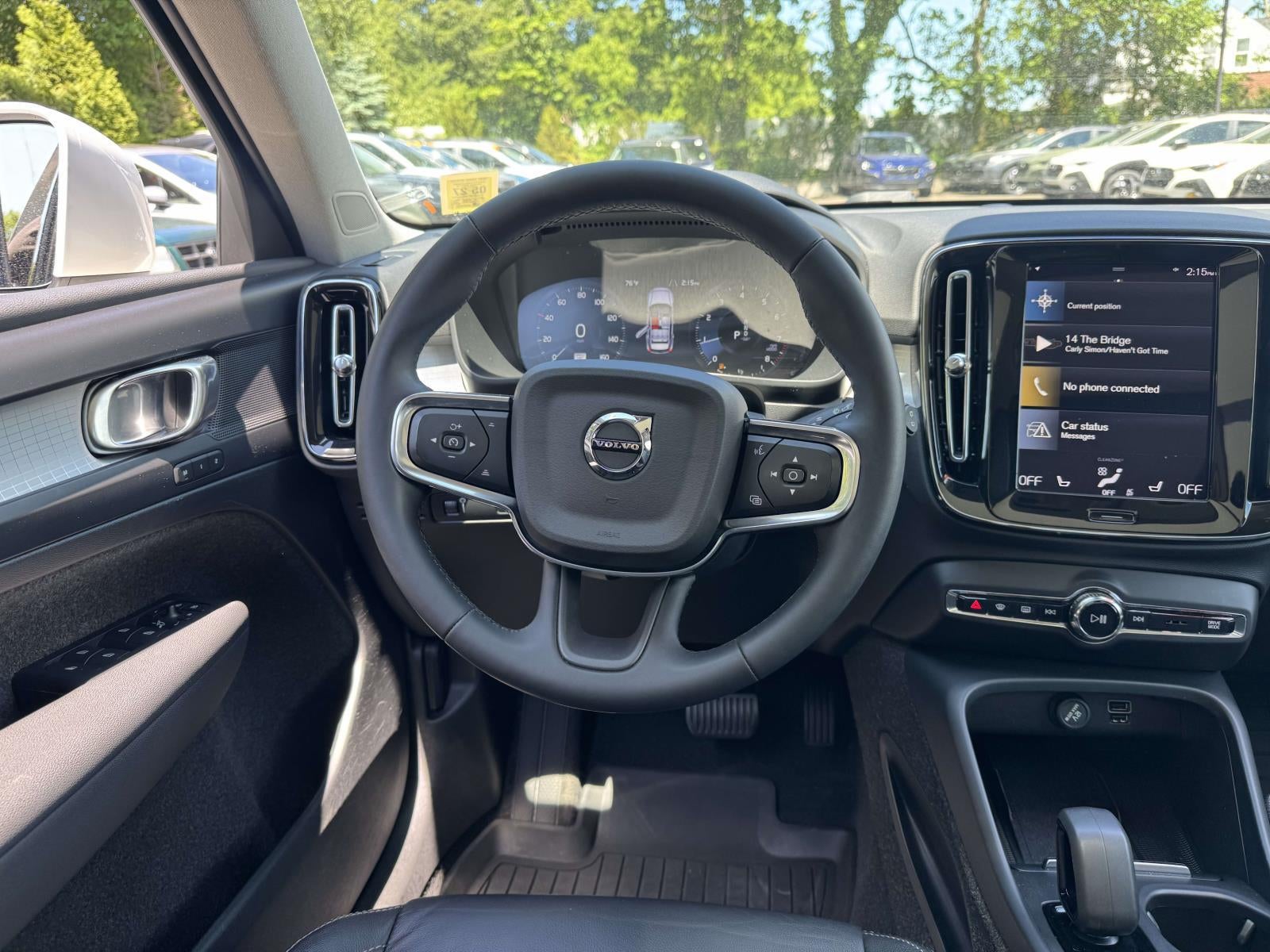 2022 Volvo XC40 T5 Momentum