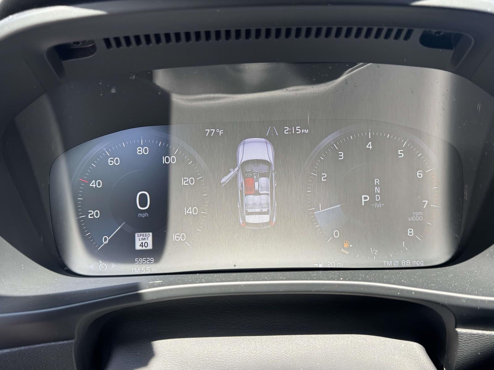 2022 Volvo XC40 T5 Momentum