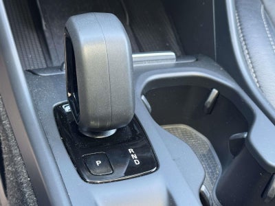 2022 Volvo XC40 T5 Momentum