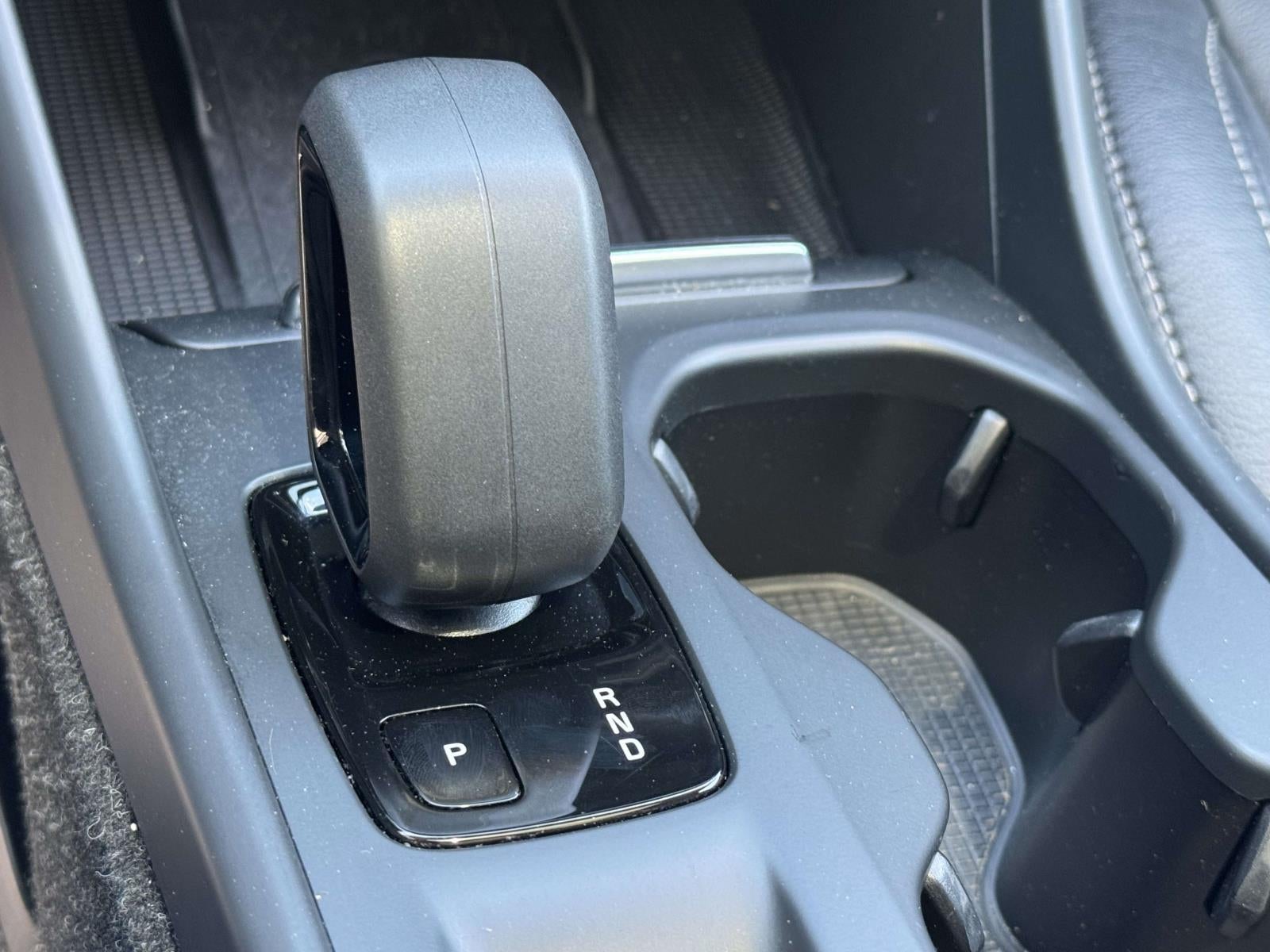 2022 Volvo XC40 T5 Momentum