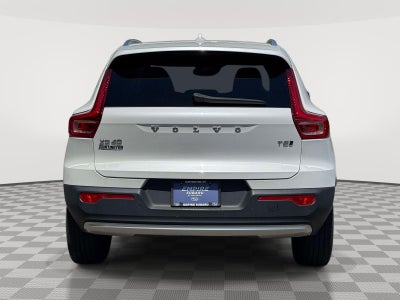 2022 Volvo XC40 T5 Momentum