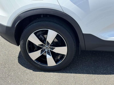 2022 Volvo XC40 T5 Momentum