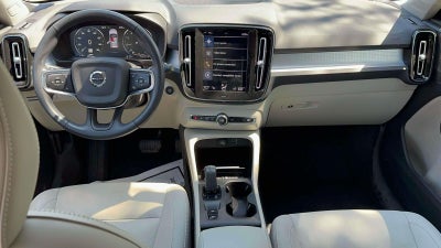 2021 Volvo XC40 T5 Momentum