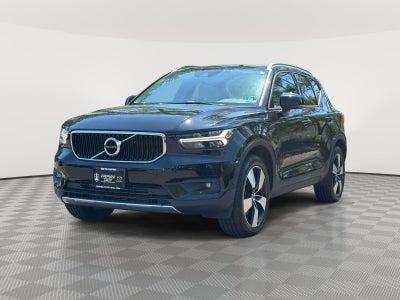 2021 Volvo XC40 T5 Momentum