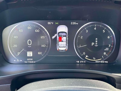2021 Volvo XC40 T5 Momentum