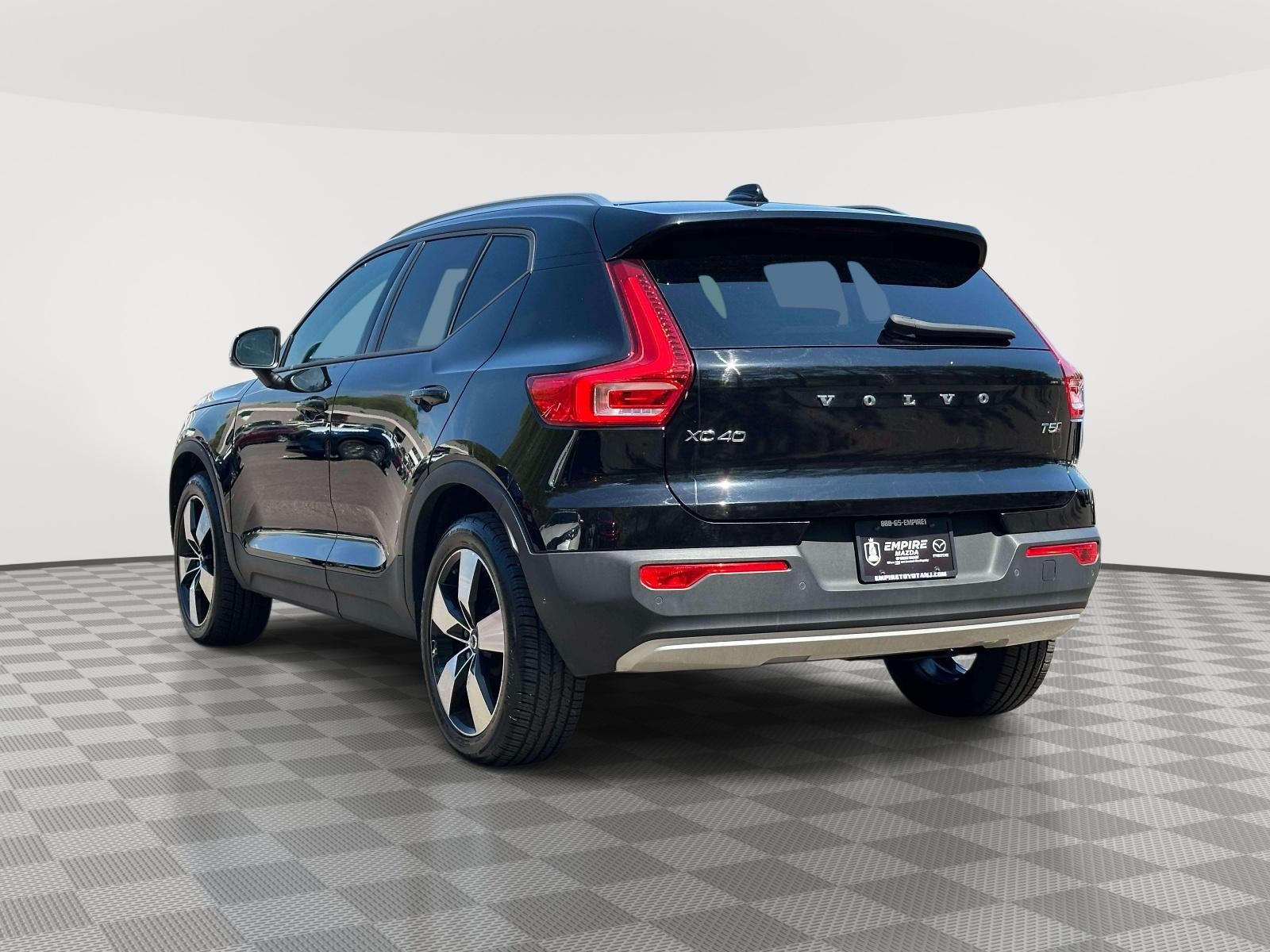 2021 Volvo XC40 T5 Momentum