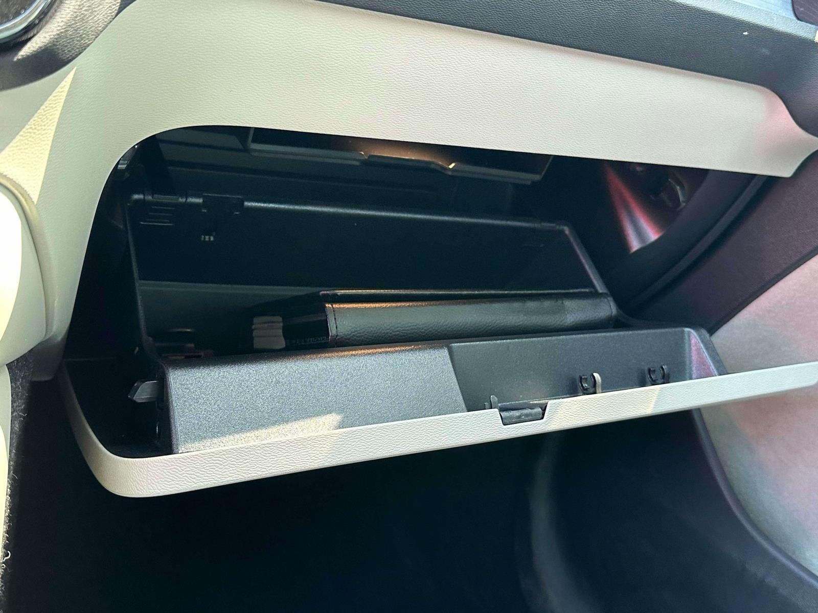 2021 Volvo XC40 T5 Momentum