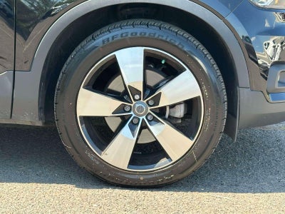 2021 Volvo XC40 T5 Momentum