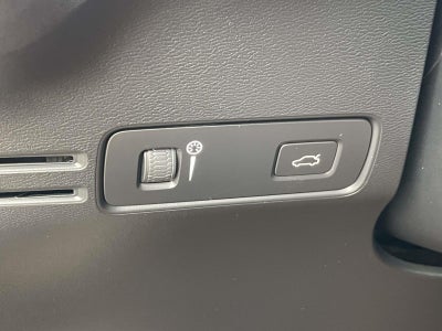 2022 Volvo XC40 T5 R-Design