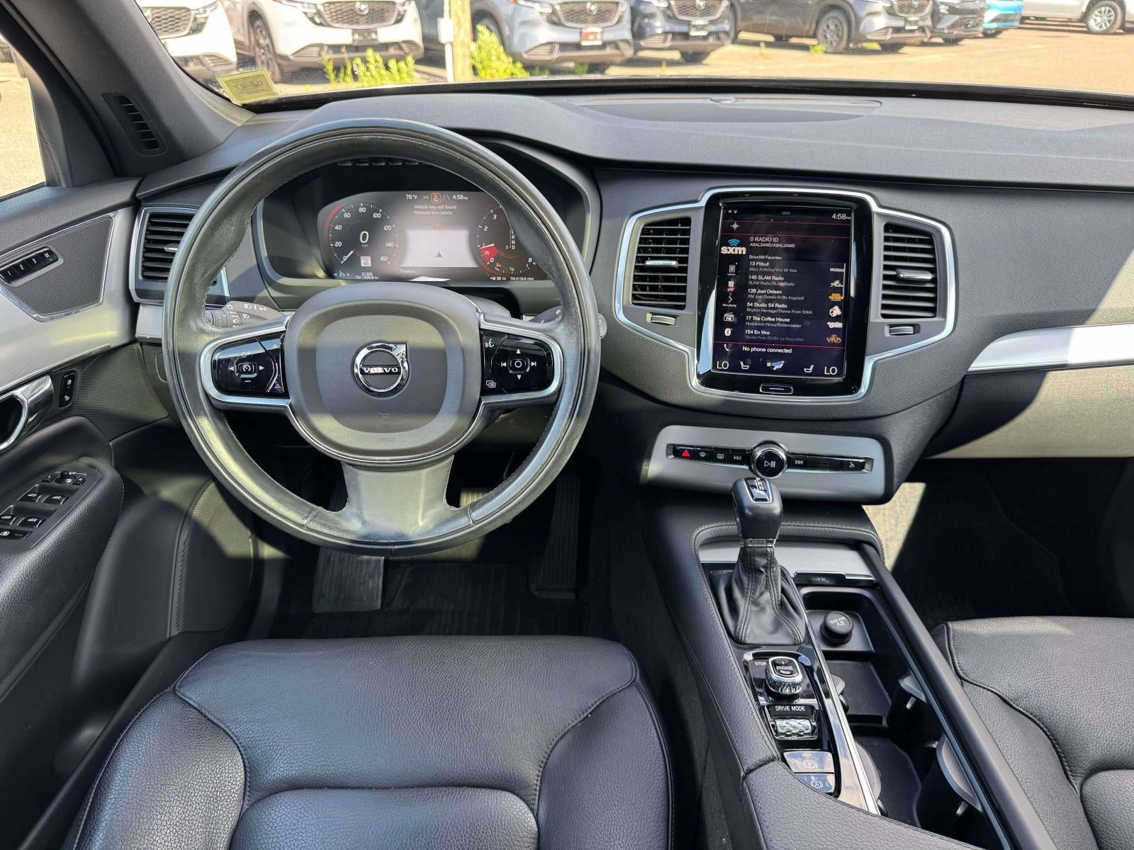 2016 Volvo XC90 T6 Momentum