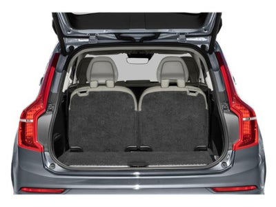2022 Volvo XC90 T6 Momentum 7 Passenger