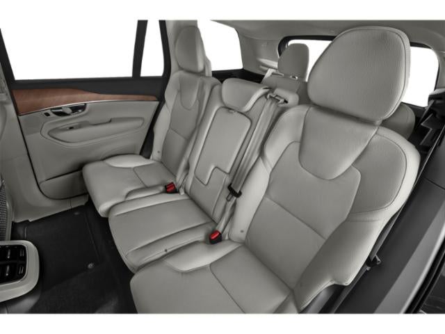 2022 Volvo XC90 T6 Momentum 7 Passenger