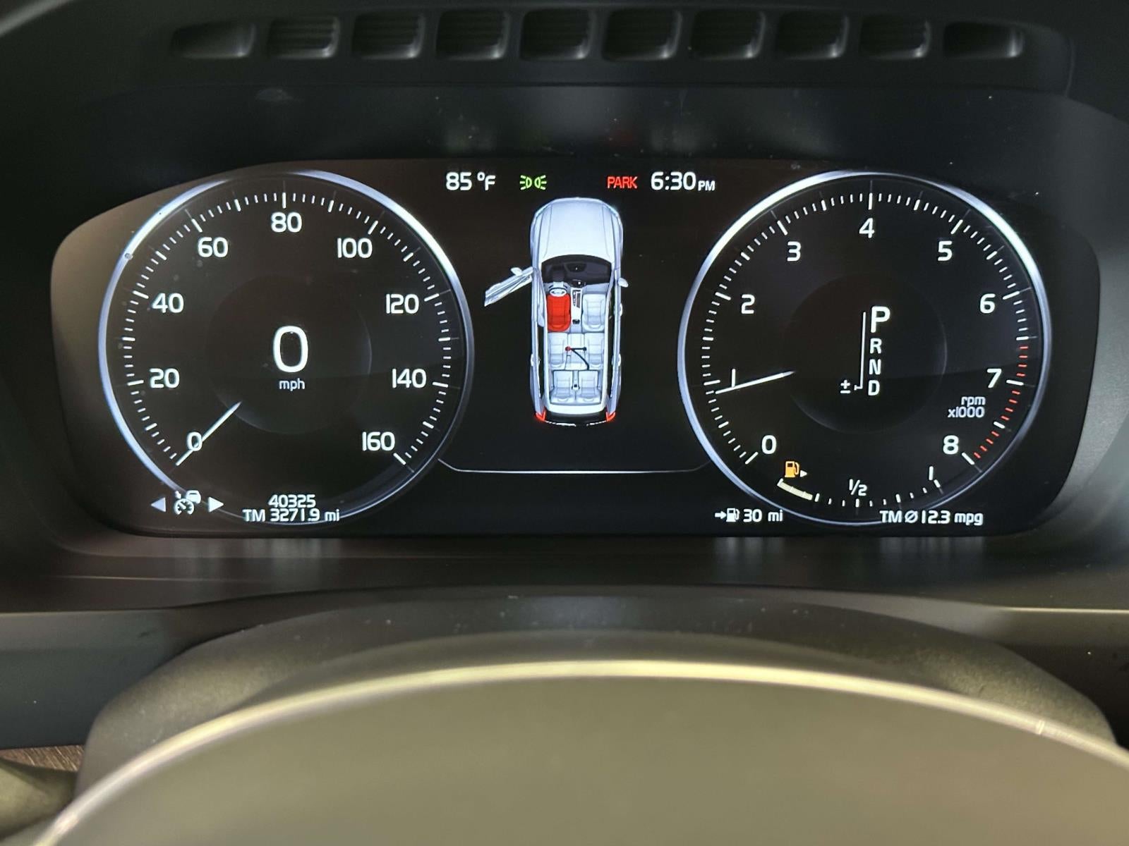 2022 Volvo XC90 T6 Momentum 7 Passenger
