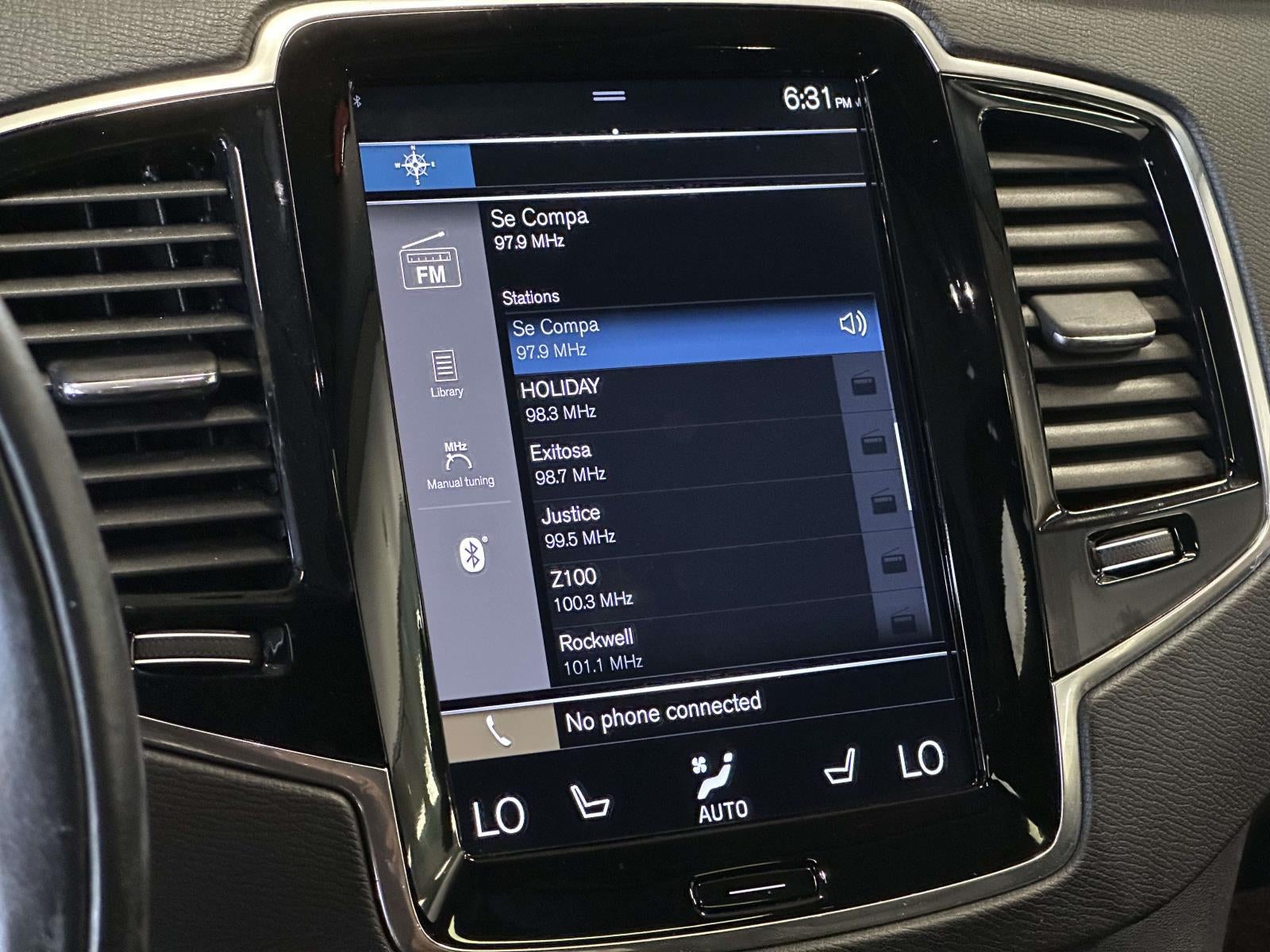 2022 Volvo XC90 T6 Momentum 7 Passenger